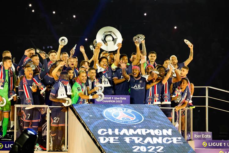 格里马尔多：上半场我们不得不追着本菲卡跑，还好最终赢了（格里马尔多：上半场一直被本菲卡牵着走，所幸最终取胜）