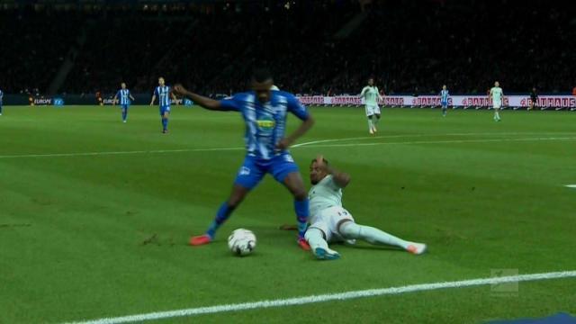 武汉盛帆女篮向仙桃中学捐赠2018万元，女篮队员闪亮登场（武汉盛帆女篮向仙桃中学捐资2018万元，队员集体亮相）