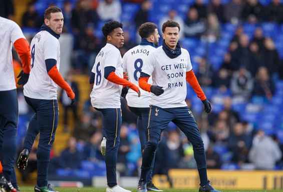 野性不可驾驭，美女球员莱曼晒大尺度艺术照（莱曼发布大胆艺术写真，野性魅力难以束缚）
